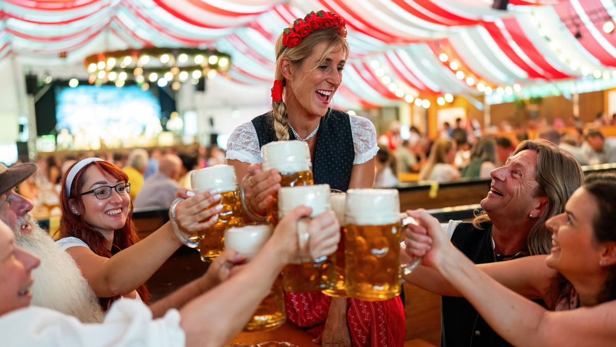 Ruszył Oktoberfest. Piwo droższe niż rok temu