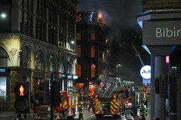potężny pożar przy glasgow central! budynek częściowo się zawalił, dworzec zamknięty