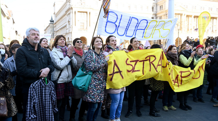 Az első alkalommal 2022. október 5-re, az Oktatás Világnapjára hirdetik meg az országos, egységes sztrájkot / Fotó: MTI/Bruzák Noémi