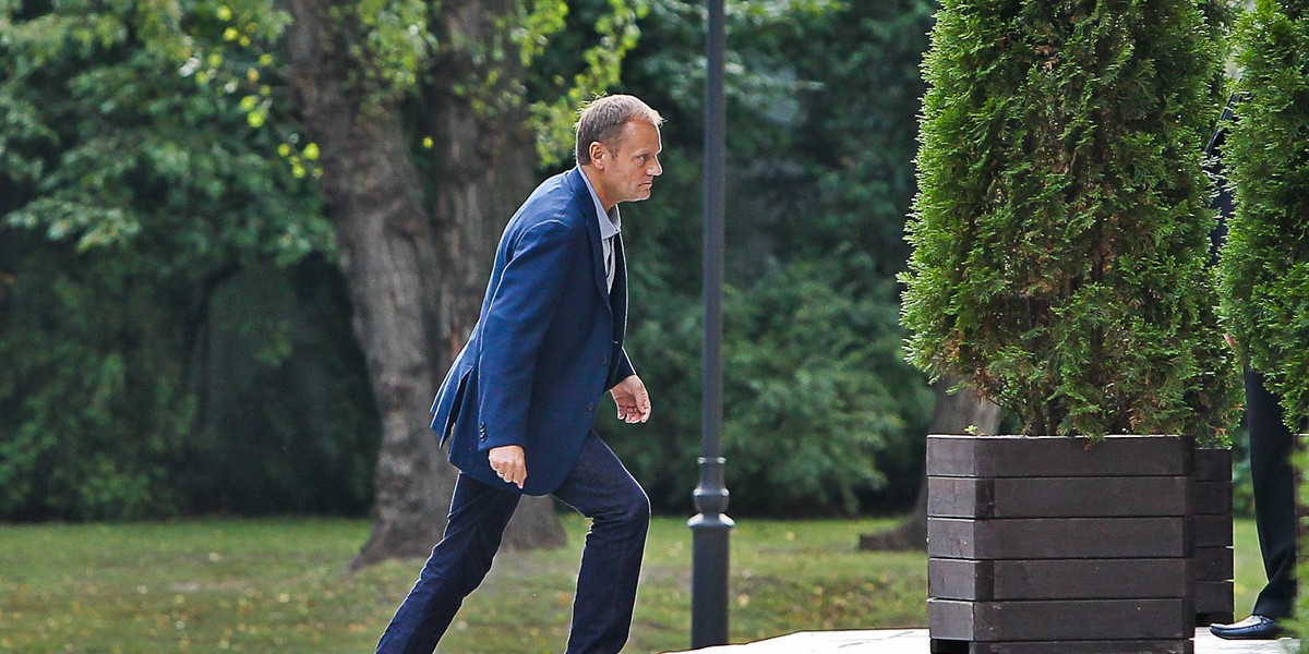 Donald Tusk przyjeżdża do kancelarii