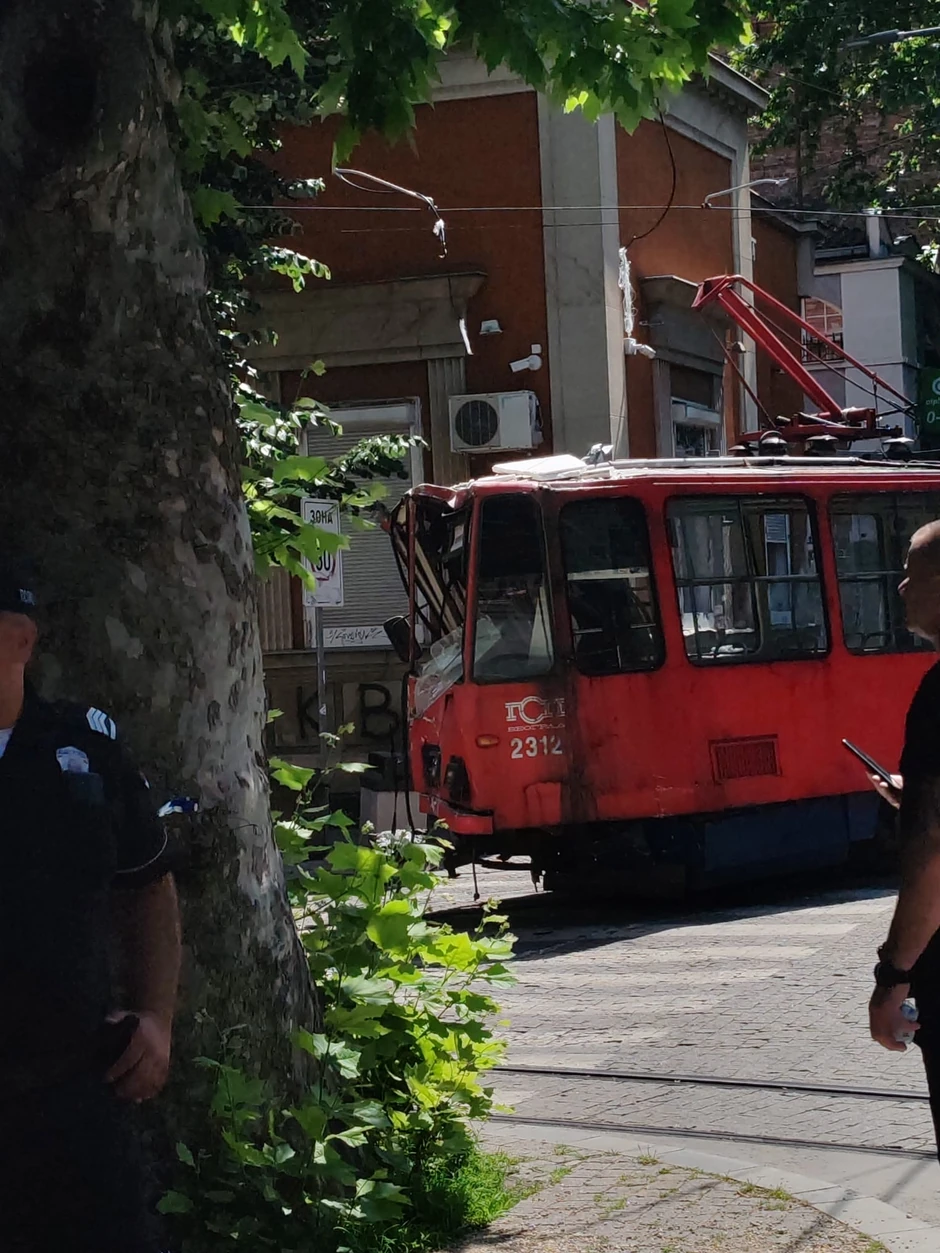 Izvlačenje tramvaja 