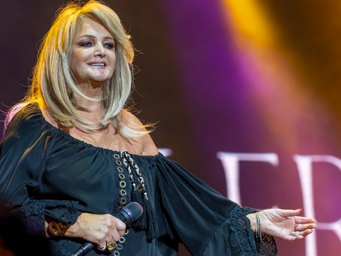Boni Tajler doživela srčani zastoj dok su lekari pokušavali da je izvuku iz kome