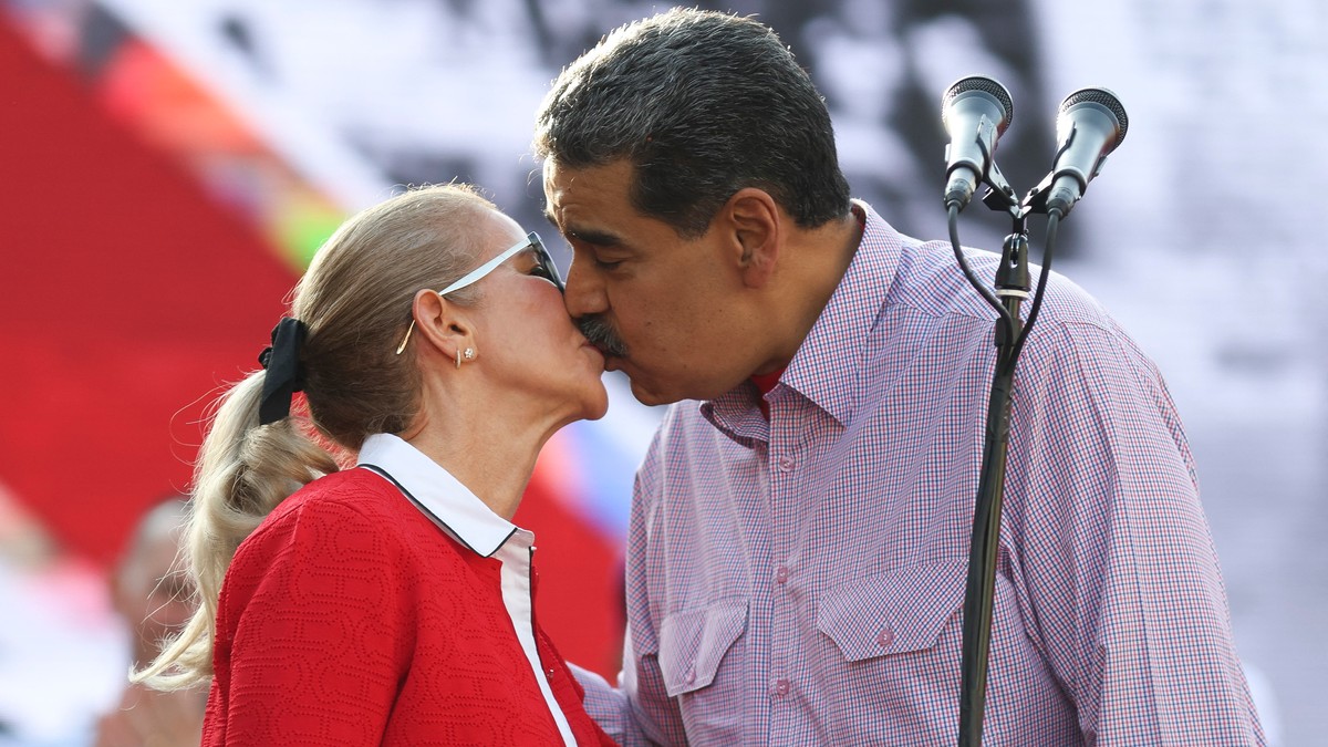 Životna priča Silije Flores, prve dame Venecuele: Razvela se kad joj je Maduro namignuo