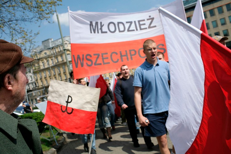 Młodzież Wszechpolska na pl. Trzech Krzyży