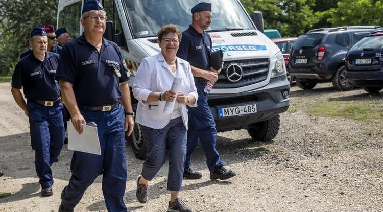 Müller Cecíliára rendőrök vigyáznak, nehogy valaki az életére törjön