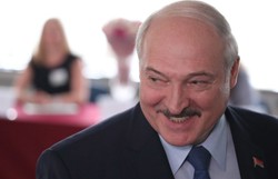 Exit poll: Łukaszenka z prawie 80 proc. głosów. Powyborcze starcia z milicją