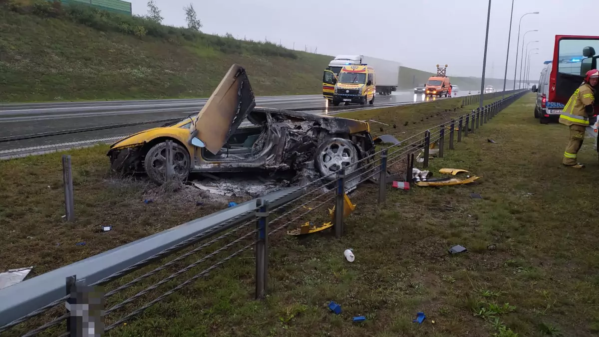 Lamborghini Gallardo rozbite na A1 w okolicach Torunia