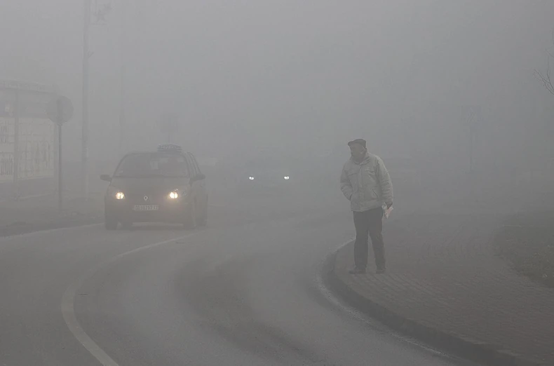 Kao argument u prilog "par-nepar" ističe se i smanjenje zagađenja vazduha zbog saobraćaja