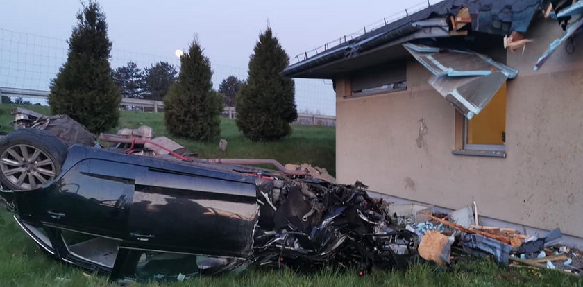 Tragedia pod Krakowem. Samochód uderzył w dach budynku