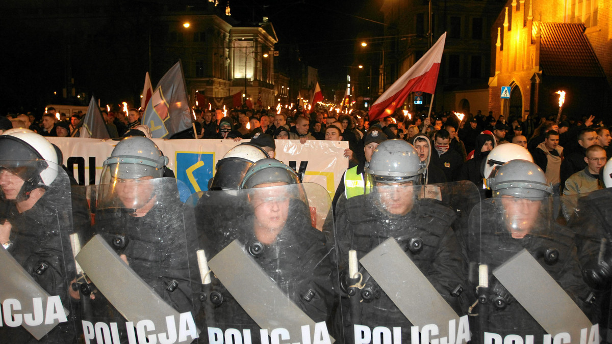 Nawet dziesięć tysięcy osób może uczestniczyć w "Marszu Patriotów", który 11 listopada przejdzie ulicami Wrocławia. Narodowe Odrodzenie Polski, organizator manifestacji, zapewnia, że będzie to pokojowe zgromadzenie.