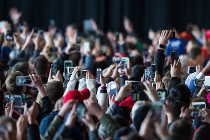 Z internetu korzystamy częściej na telefonach niż na komputerze. Era Post PC już tu jest