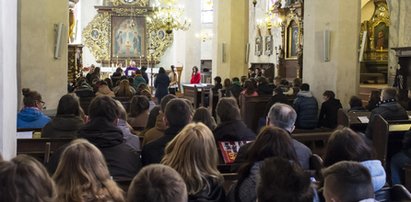 Nauczyciele nie chcą chodzić na rekolekcje. Dyrektorzy bezradni