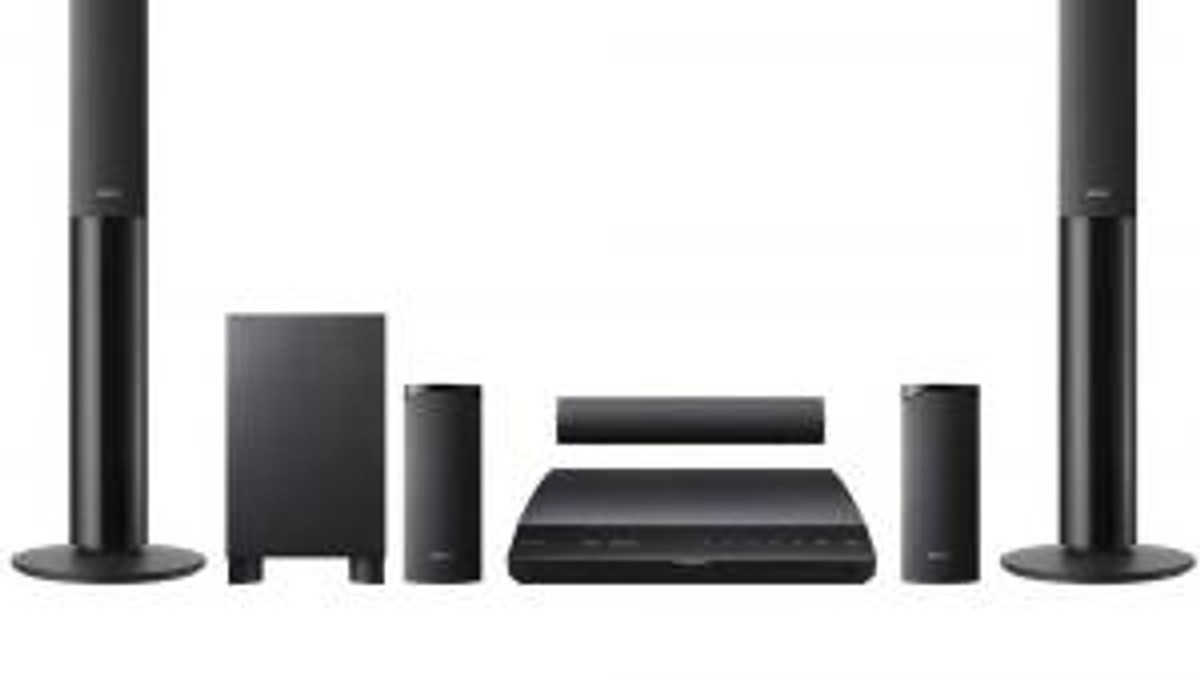 Sony BDV-E880 Moc: 1000W Czytnik: Blu-Ray Wi-Fi: NIE Cena: od 1275 zł