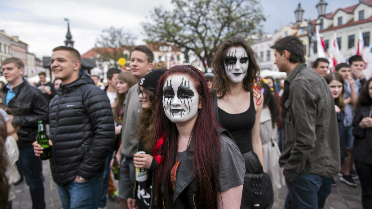 Od tradycyjnego śniadania z rektorem studenci Politechniki Wrocławskiej rozpoczną dziś juwenalia. Święto żaków na największej technicznej uczelni na Dolnym Śląsku potrwa do końca tygodnia. W programie są koncerty, zabawy, konkursy, pokaz projektu P.I.W.O oraz pochód juwenaliowy, który przejdzie ulicami miasta.