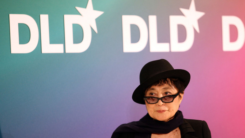 Yoko Ono oraz gitarzysta i wokalista zespołu Sonic Youth Thurston Moore będą gwiazdami festiwalu Transatlantyk 2013 w Poznaniu. Koncert odbędzie się 7 sierpnia.