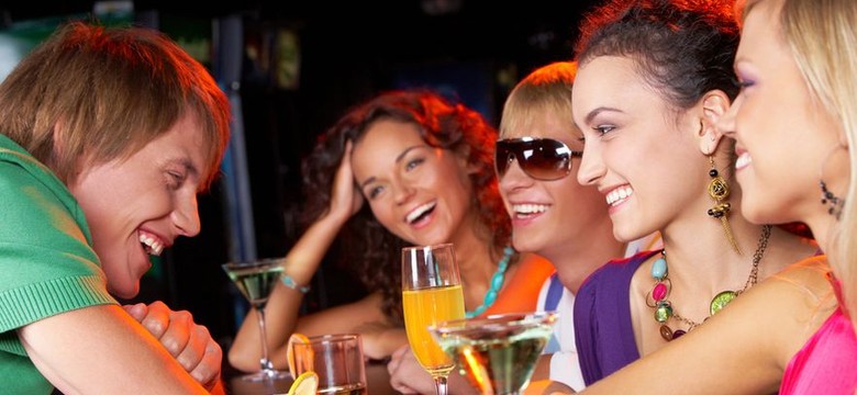 Nastolatki masowo eksperymentują z alkoholem i narkotykami