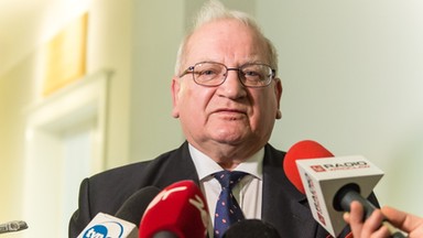 W PRL był dyplomatą, w III RP atakował "Solidarność" i bawił się w towarzystwie rosyjskich notabli. Teraz otworzy listę Trzeciej Drogi do Sejmu w Legnicy