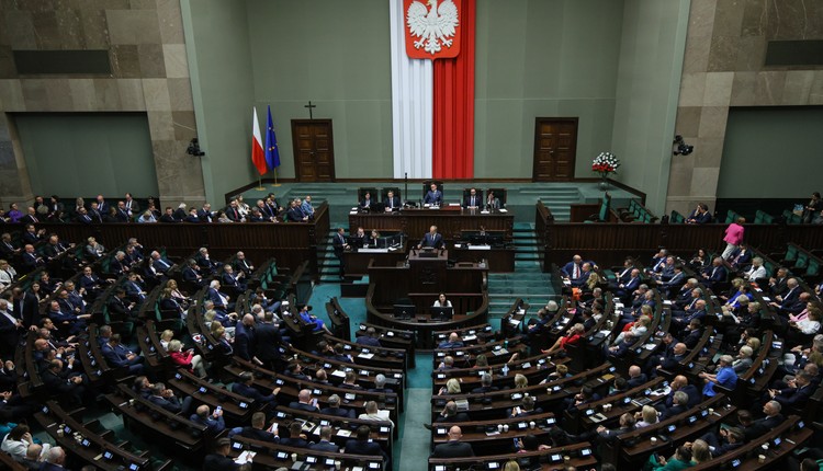 Zdumiewający wynik ugrupowania Grzegorza Brauna w nowym sondażu. Sejm bez partii Razem