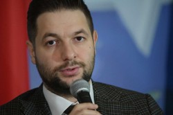 Spięcie w komisji PE. Jaki do Reyndersa: Atakujecie, panie komisarzu, wyłącznie Polskę