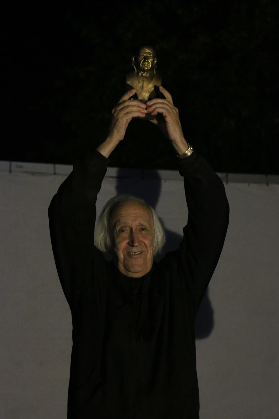 Đordje Kadijević sa nagradom "Bela Lugoši"