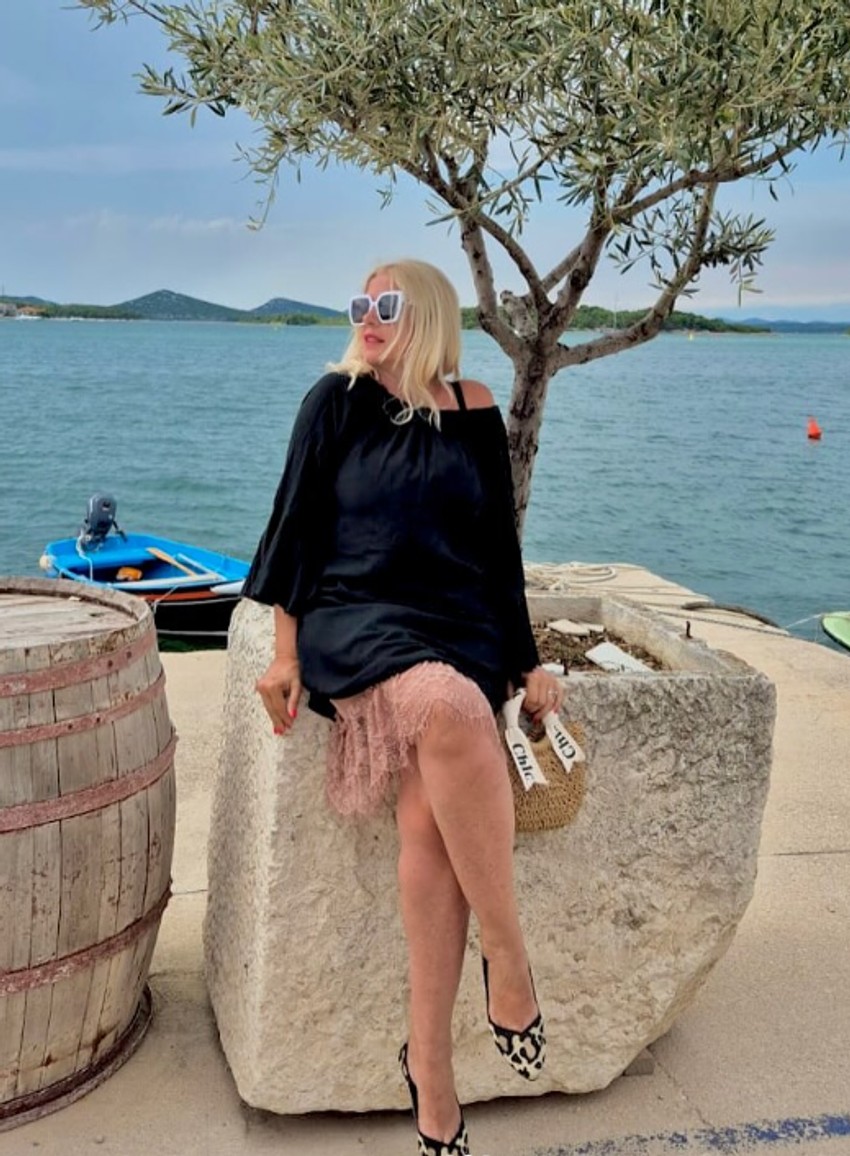 Mirjana Memedović u haljinici