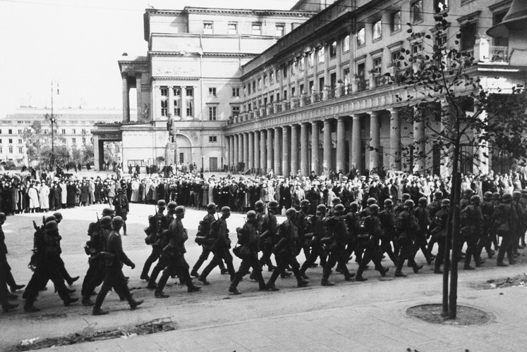 Upadek Warszawy we wrześniu 1939 roku. ARCHIWALNE ZDJĘCIA