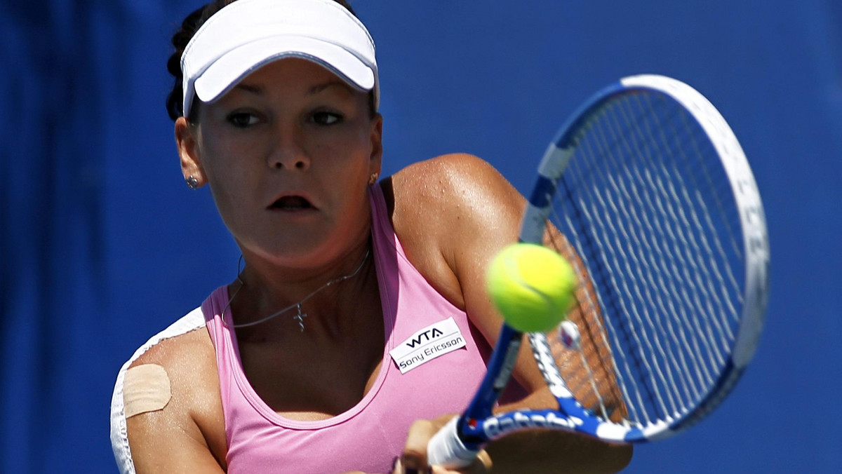 Niecodziennej rzeczy dokonała podczas ćwierćfinałowego meczu turnieju WTA w Carlsbad Agnieszka Radwańska. Najlepsza polska tenisistka przegrała pierwszego seta z Danielą Hantuchovą 0:6, a mimo to odwróciła losy spotkania i awansowała do półfinału.