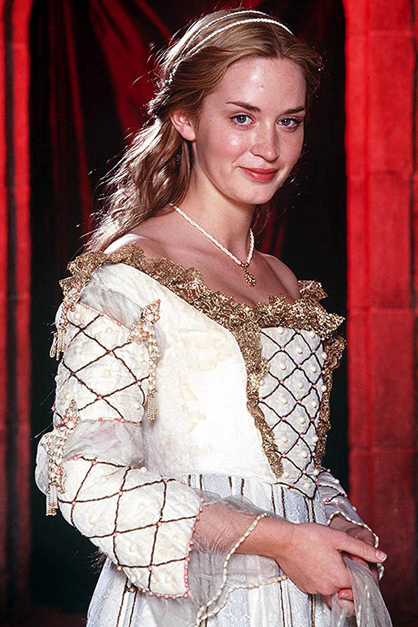 "Krwawy tyran - Henryk VIII" (2003): Emily Blunt w roli Katarzyny Howard 