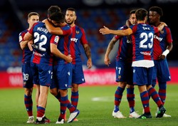 Kibice wracają na trybuny w Hiszpanii i Portugalii. Na razie w ograniczonym zakresie