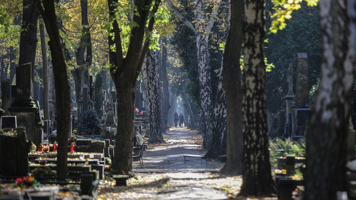 "Rzeczpospolita": Powązki dla generała z PRL