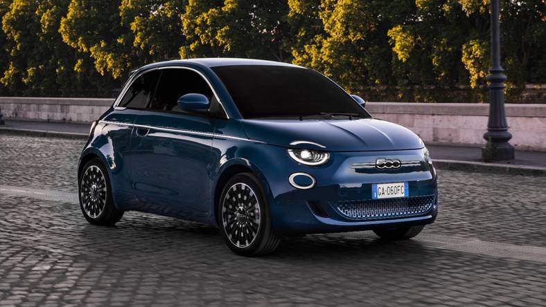 Nowy Fiat 500 elektryczny maluch w premierowej wersji