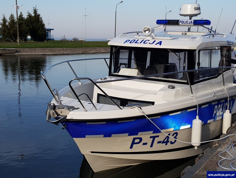 Łódź motorowa Parker 800 Pilothouse