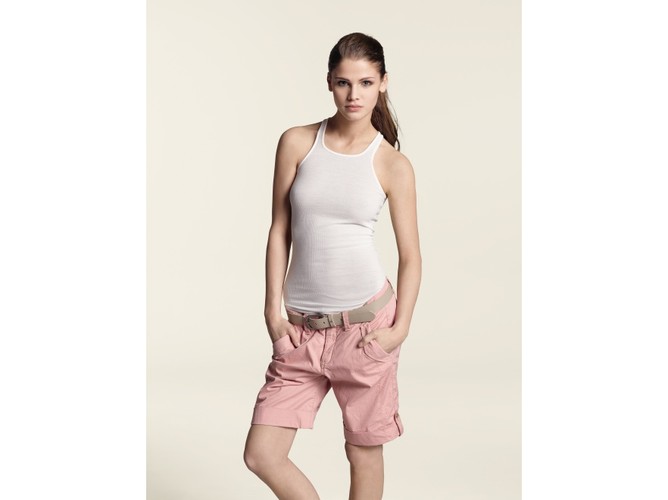 Przeżyj modnie lato w mieście - propozycje z kolekcji Mexx na lato 2011.