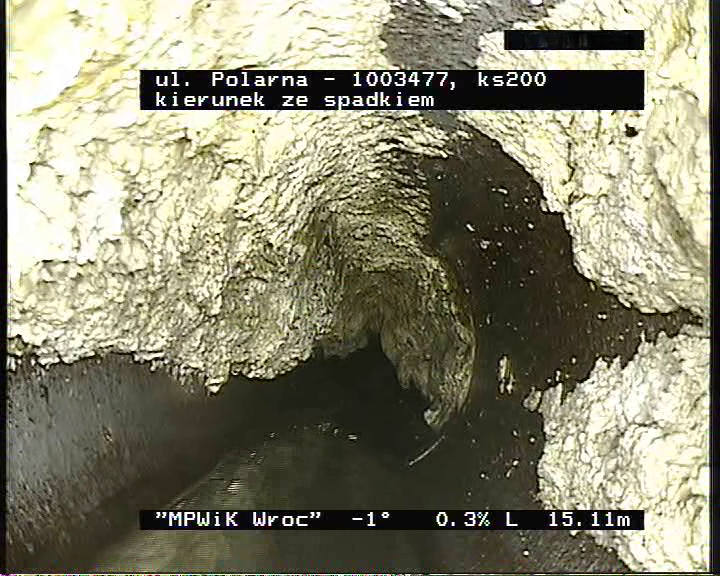 Tak wyglada zalana olejem kanalizacja! To jej cuchy wróg