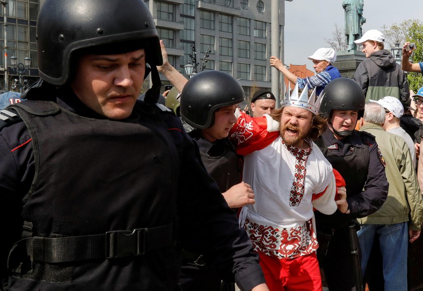 Protesty w kilkudziesięciu miastach. Zatrzymano ponad tysiąc osób