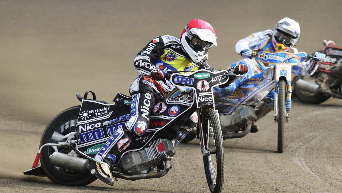 W pierwszej rundzie fazy play-off Speedway Ekstraligi Betard Sparta Wrocław przegrała na Stadionie Olimpijskim z Unibaksem Toruń 32:58. Miał to być zacięty mecz o awans do półfinału. Niestety, ilość nieszczęść jakie spadła na wrocławską drużynę podczas tego spotkania nie pozwoliła na podjęcie równorzędnej walki z liderem Ekstraligi.