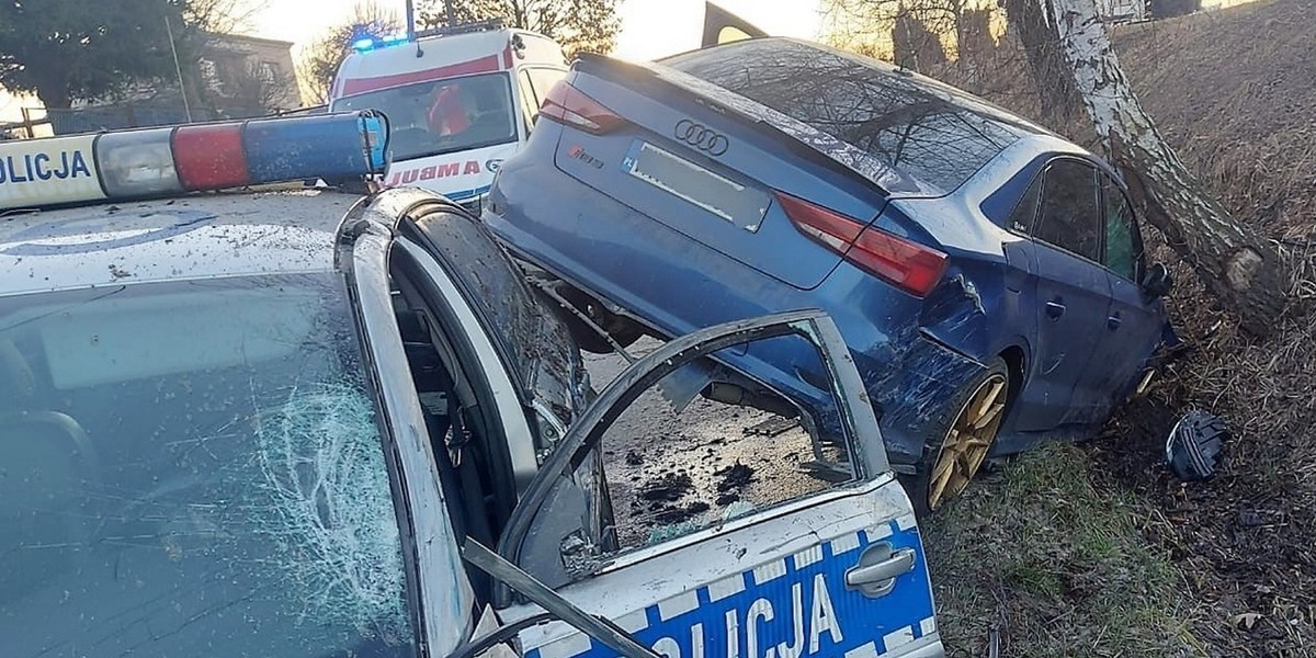 Wadowice. Policyjny pościg za kierowcą audi. Padły strzały.