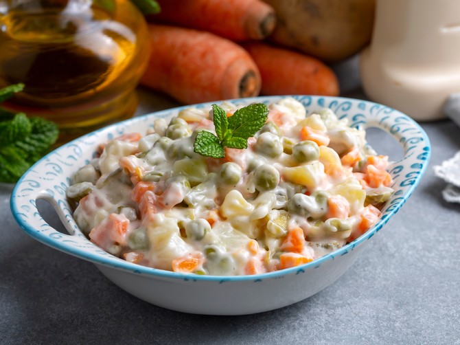 Da li se ruska salata pravi s belim mesom
