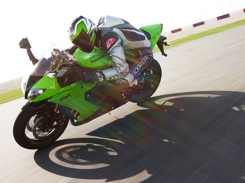 Kawasaki ZX-10R Ninja 2008: najostrzejszy cywilny superbike (prezentacja)