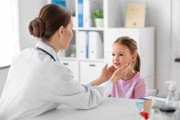 Nyakunkon az influenza: egyre többen panaszkodnak ilyen tünetekre!