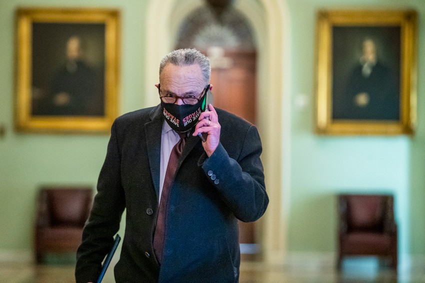 Odložio suđenje - Čak Šumer