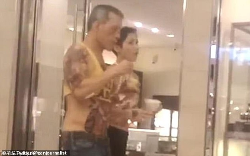 Sininat i kralj Maha prvi put su se pojavili zajedno u tržnom centru u Minhenu 2016.