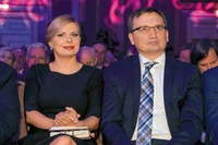 Kim jest Patrycja Kotecka? "To nie jest typowa żona konserwatywnego polityka. Była mózgiem Ziobry"
