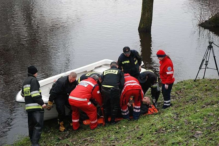 Dziadek siedział dwa dni na drzewie