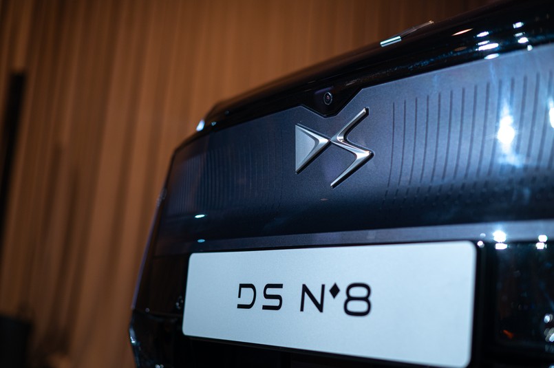 DS 8