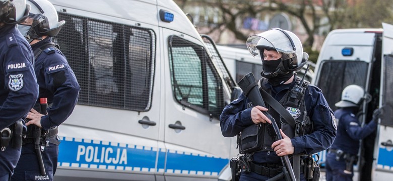 Policja zatrzymała kiboli, którzy zrobili sobie "ustawkę" w centrum Łodzi