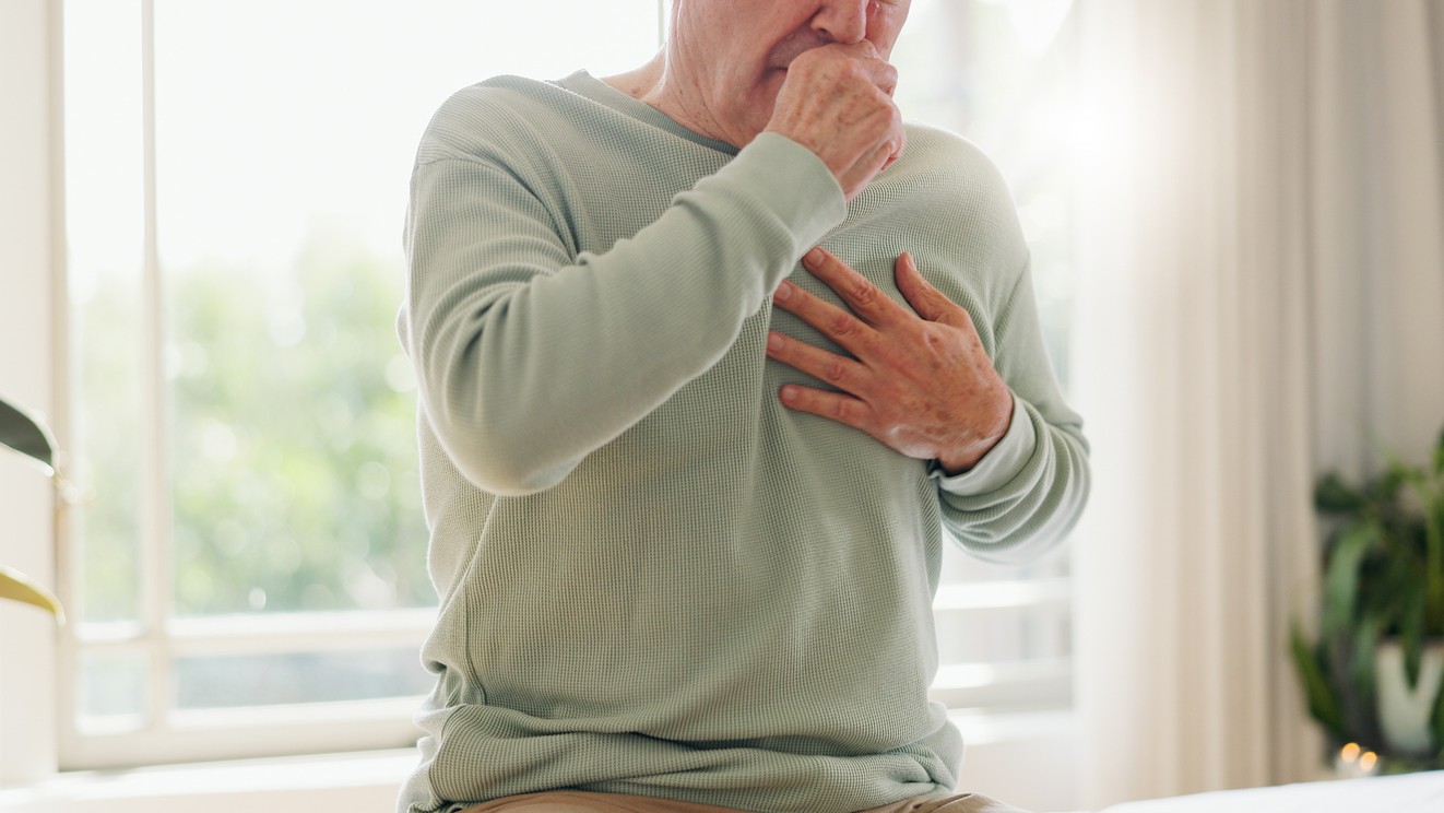 Kašeľ je jedným z piatich varovných príznakov. (ilustračné foto)