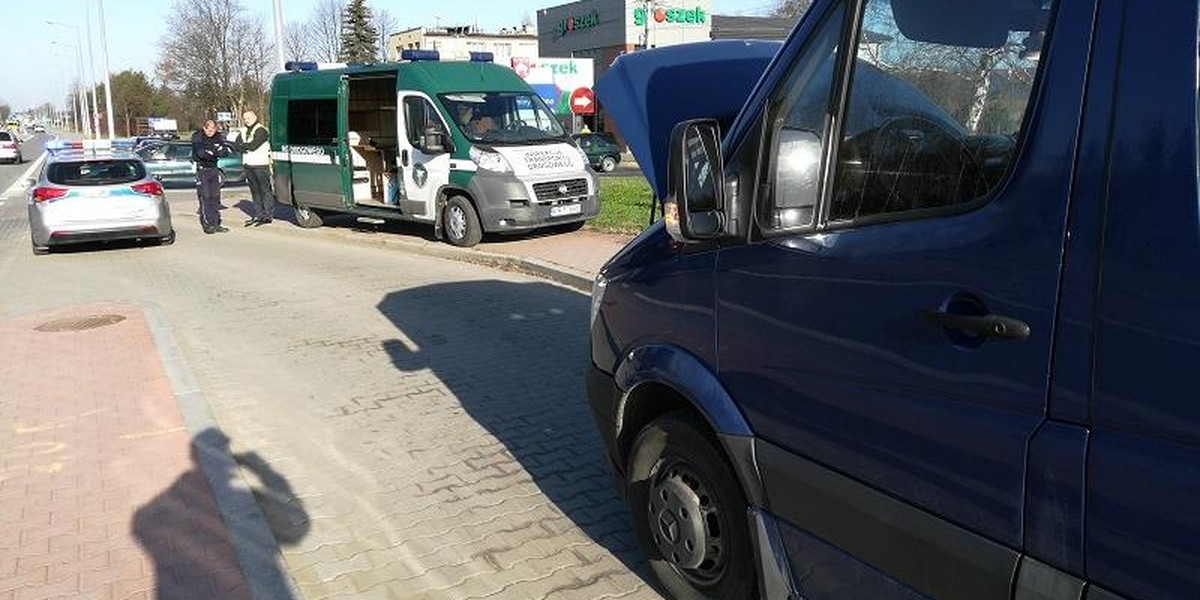 Brzesko. Pijana kobieta wiozła 21 pasażerów zepsutym busem 