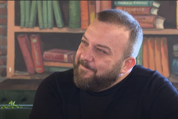 "NISAM LOŠ MUZIČAR ZATO ŠTO SVIRAM NA PATOSU" Borko Radivojević svima zapušio usta! Progovorio o bakšišu i velikoj nepravdi koja mu je načinjena