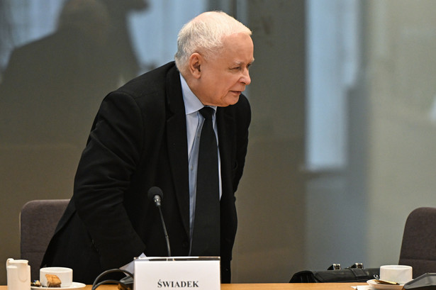 Jarosław Kaczyński podczas posiedzenia sejmowej komisji śledczej ds. wyborów kopertowych
